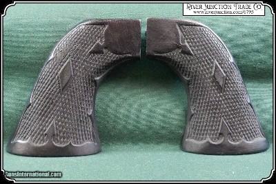 Grips ~ Ruger - Fleur de Lys checkered Black RJT#6795 - Image 2 of 8