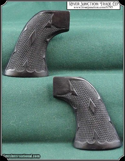 Grips ~ Ruger - Fleur de Lys checkered Black RJT#6795