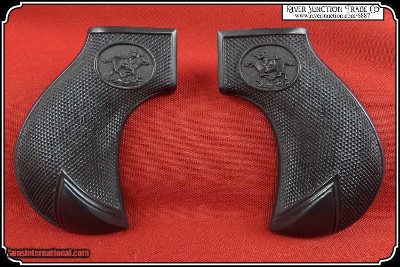 Cimarron Thunderer Grips Checkered Black RJT#6887 - Image 2 of 6