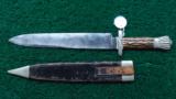 LARGE EARLY UNMARKED AMERICAN BOWIE KNIFE - 2 of 8