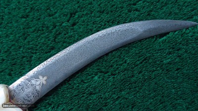 INDO PERSIAN MUGHAL DAGGER WITH HORSE HEAD HANDLE - Image 11 of 11