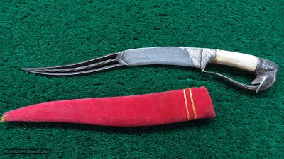 METAL ELEPHANT HEAD AND BONE HANDLE INDO PERSIAN MOGHAL DAGGER - Image 2 of 12