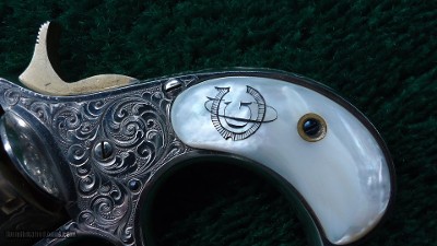 FANTASTIC CASED ENGRAVED REMINGTON NEW MODEL NUMBER 4 SPUR TRIGGER REVOLVER - Image 9 of 18