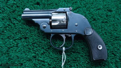 HARRINGTON & RICHARDSON HAMMERLESS BICYCLE FIRST MODEL TOP BREAK REVOLVER IN 32 S&W (black powder) - Image 2 of 9