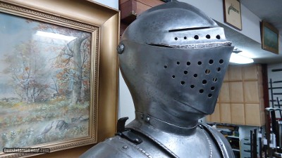 VICTORIAN ERA SUIT OF ARMOR - Image 4 of 8