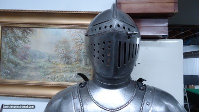VICTORIAN ERA SUIT OF ARMOR - Image 2 of 8