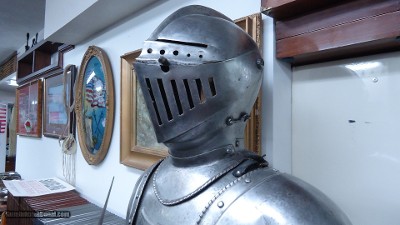 VICTORIAN ERA SUIT OF ARMOR - Image 3 of 8