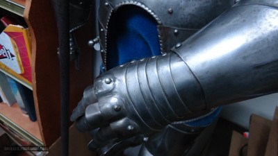 VICTORIAN ERA SUIT OF ARMOR - Image 6 of 8