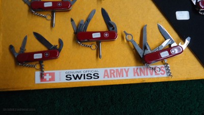 VERY INTERESTING AND UNIQUE FACTORY DISPLAY BOARD WITH 27 SWISS ARMY KNIVES - Image 2 of 7