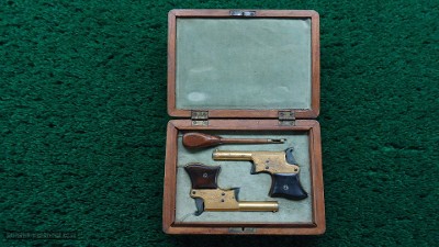 CASED ENGRAVED PAIR OF REMINGTON VEST POCKET PISTOLS - Image 11 of 13