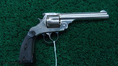 HARRINGTON & RICHARDSON AUTO EJECTING THIRD MODEL DOUBLE ACTION REVOLVER IN .32 S&W