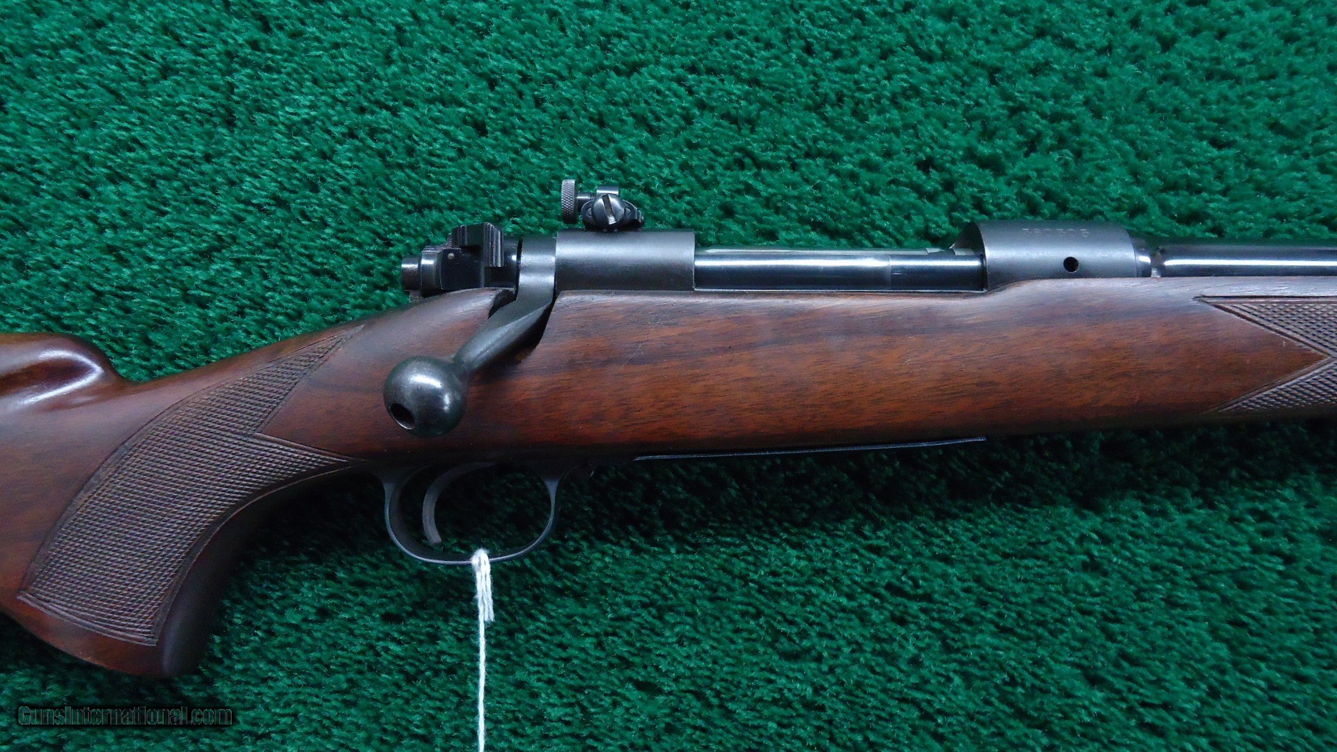 WINCHESTER MODEL 70 FEATHERWEIGHT IN .243 WIN