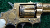 VERY ATTRACTIVE GOLD PLATED ENGRAVED SMITH & WESSON 32 DA 1ST MODEL HAND EJECT REVOLVER - 6 of 17