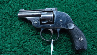 HARRINGTON & RICHARDSON SECOND MODEL HAMMERLESS SMALL FRAME REVOLVER IN 32 S&W - Image 2 of 10