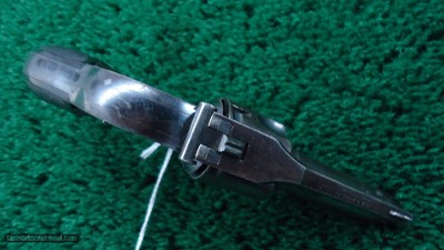 HARRINGTON & RICHARDSON SECOND MODEL HAMMERLESS SMALL FRAME REVOLVER IN 32 S&W - Image 3 of 10
