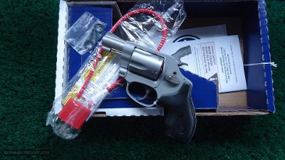 SMITH & WESSON 637 AIRWEIGHT DOUBLE-ACTION REVOLVER CHAMBERED FOR .38 S&W SPL+P - Image 15 of 16