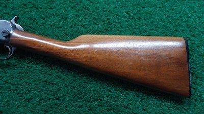 LATE WINCHESTER MODEL 90 ROUND BARREL SLIDE ACTION RIFLE IN .22 WRF - Image 18 of 22