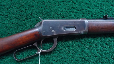 PRE-WAR WINCHESTER MODEL 1894 LEVER ACTION RIFLE IN 32-40