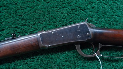 PRE-WAR WINCHESTER MODEL 1894 LEVER ACTION RIFLE IN 32-40 - Image 2 of 22