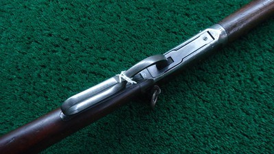 WINCHESTER MODEL 94 SADDLE RING CARBINE IN CALIBER 25-35 WCF - Image 3 of 23