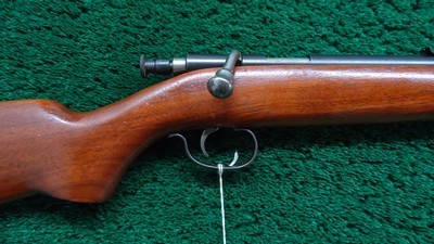 REMINGTON MODEL 41 TARGETMASTER BOLT ACTION SINGLE SHOT RIFLE FOR .22 S, L or LR - Image 1 of 23