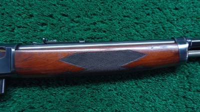 EARLY FIRST YEAR WINCHESTER DELUXE MODEL 1910 S.L. SEMI-AUTO RIFLE IN 401 CAL - Image 5 of 23