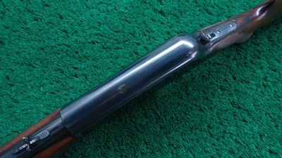 EARLY FIRST YEAR WINCHESTER DELUXE MODEL 1910 S.L. SEMI-AUTO RIFLE IN 401 CAL - Image 4 of 23