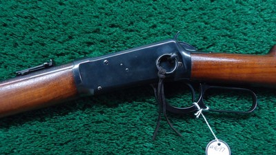WINCHESTER MODEL 94 SADDLE RING CARBINE IN CALIBER 38-55 - Image 2 of 25