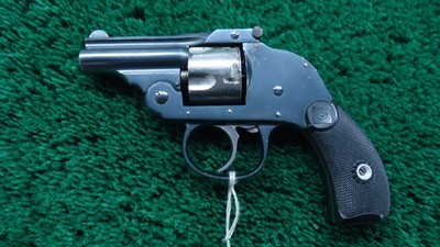 HARRINGTON & RICHARDSON HAMMERLESS BICYCLE FIRST MODEL TOP BREAK REVOLVER IN 32 S&W (black powder) - Image 2 of 9