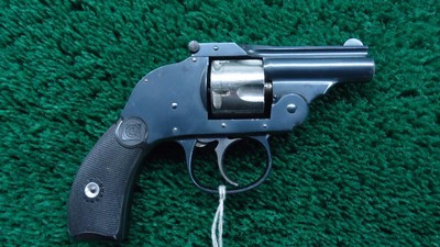 HARRINGTON & RICHARDSON HAMMERLESS BICYCLE FIRST MODEL TOP BREAK REVOLVER IN 32 S&W (black powder) - Image 1 of 9