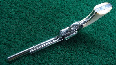 ANTIQUE COLT SINGLE ACTION REVOLVER IN 45 COLT - Image 4 of 16