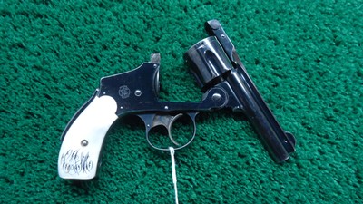 SMITH & WESSON SAFETY HAMMERLESS IN CALIBER 38 S & W - Image 6 of 16