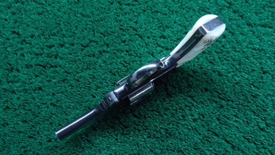 SMITH & WESSON SAFETY HAMMERLESS IN CALIBER 38 S & W - Image 4 of 16