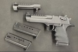 Magnum Research Desert Eagle .50 AE and .44 Magnum - 9 of 10
