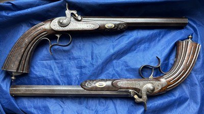 A PAIR OF FINE FRENCH PERCUSSION DUELING OR TARGET PISTOLS - Image 2 of 15