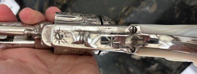 ENGRAVED 1899 MADE COLT SAA IN 44-40 CAL, COLT SINGLE ACTION ARMY PEARL GRIPS STEER HEAD RUBY EYES - Image 10 of 12
