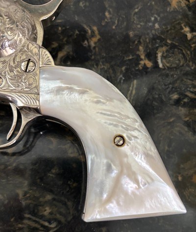 ENGRAVED 1899 MADE COLT SAA IN 44-40 CAL, COLT SINGLE ACTION ARMY PEARL GRIPS STEER HEAD RUBY EYES - Image 6 of 12