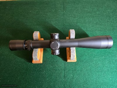 Leupold Vair X III 3.5 10x40 Long Range, small dot reticle, excellent condition