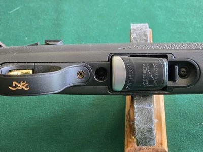 Browning T-Bolt in 17 HMR, mint condition - Image 7 of 8