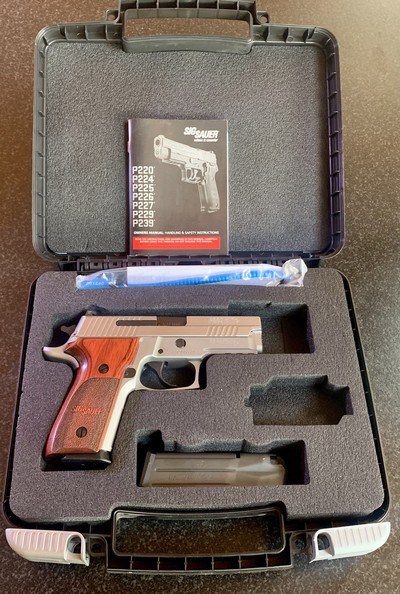 Sig Arms Classic P229 Elite Stainless in 9mm - Image 1 of 11