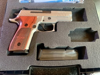 Sig Arms Classic P229 Elite Stainless in 9mm - Image 2 of 11