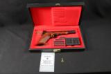 BROWNING MEDALIST WITH CASE AND ACCESSORIES ( LEFT HAND ) - 1 of 8