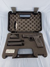 SMITH & WESSON M&P 40C .40 CAL. - 1 of 4