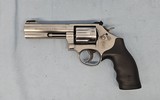 SMITH & WESSON 617-6 .22 L.R. - 2 of 13