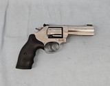 SMITH & WESSON 617-6 .22 L.R. - 5 of 13