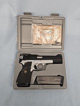 BROWNING HI POWER .40 S&W - 1 of 12