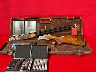 Browning B725 Medallion Limited Edition 32 inch 12 Gauge LIKE NEW