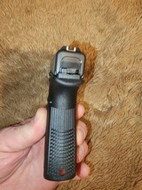 Glock G19 Gen3 9mm mint w 3 mags - 6 of 9
