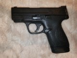 Smith & Wesson MP Shield 9mm w 3 mags - Image 2 of 9