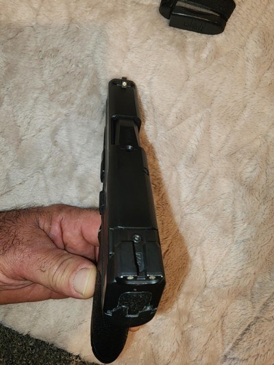 Smith & Wesson MP Shield 9mm w 3 mags - Image 5 of 9